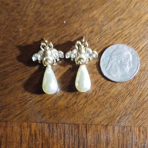Elegant Gold and Cream Bee Earrings - Picture 2 of 8
